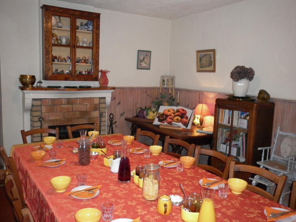 Maison D'Hotes De La Verriere Les Ardillats Εξωτερικό φωτογραφία